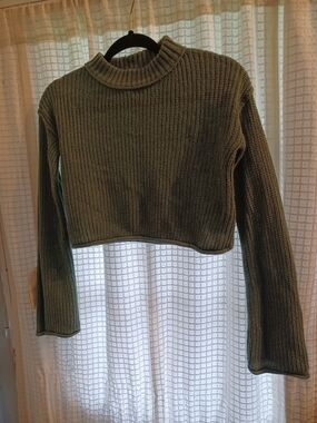 Wild Fable Cropped Ribbed Knit Sweater in Olive Green